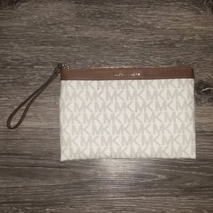 Michael Kors Kieran XL Zip Clutch